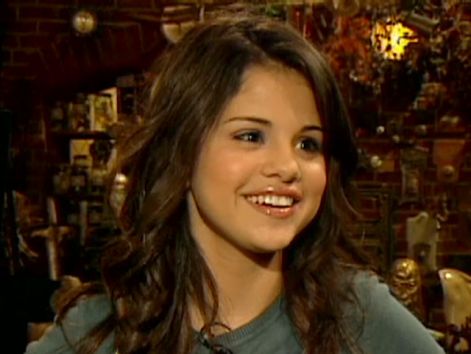 -268270-access-extended-selena-gomez-talks-the-wizards-of-waverly-place.jpg